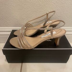 Nina New York Gerri-Fy Taupe Reflective Strappy Heels Size 6.5M